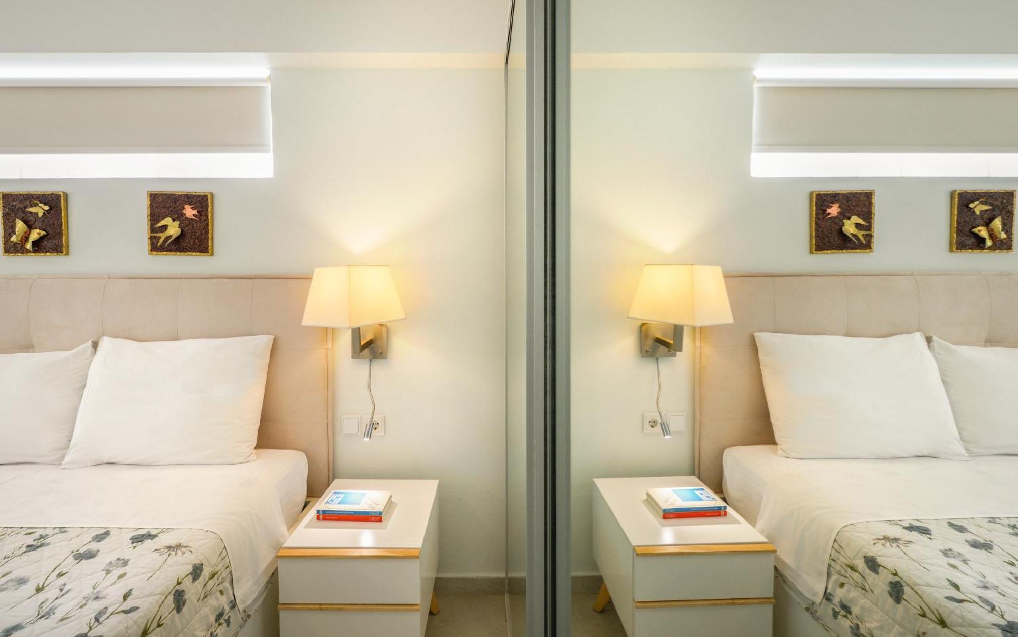 Elpiniki Luxury Apartments 네아 포티데아 외부 사진