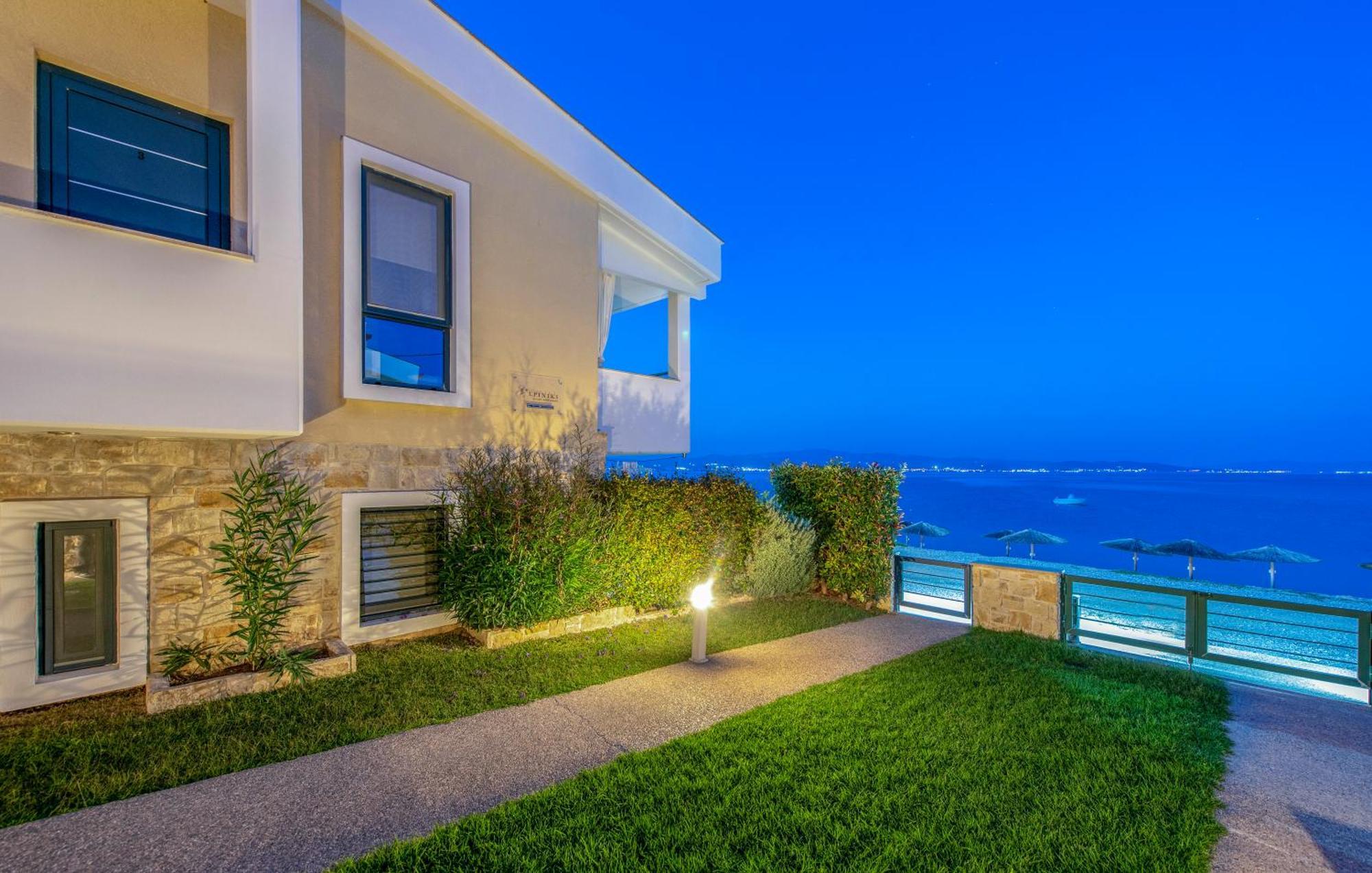 Elpiniki Luxury Apartments 네아 포티데아 외부 사진