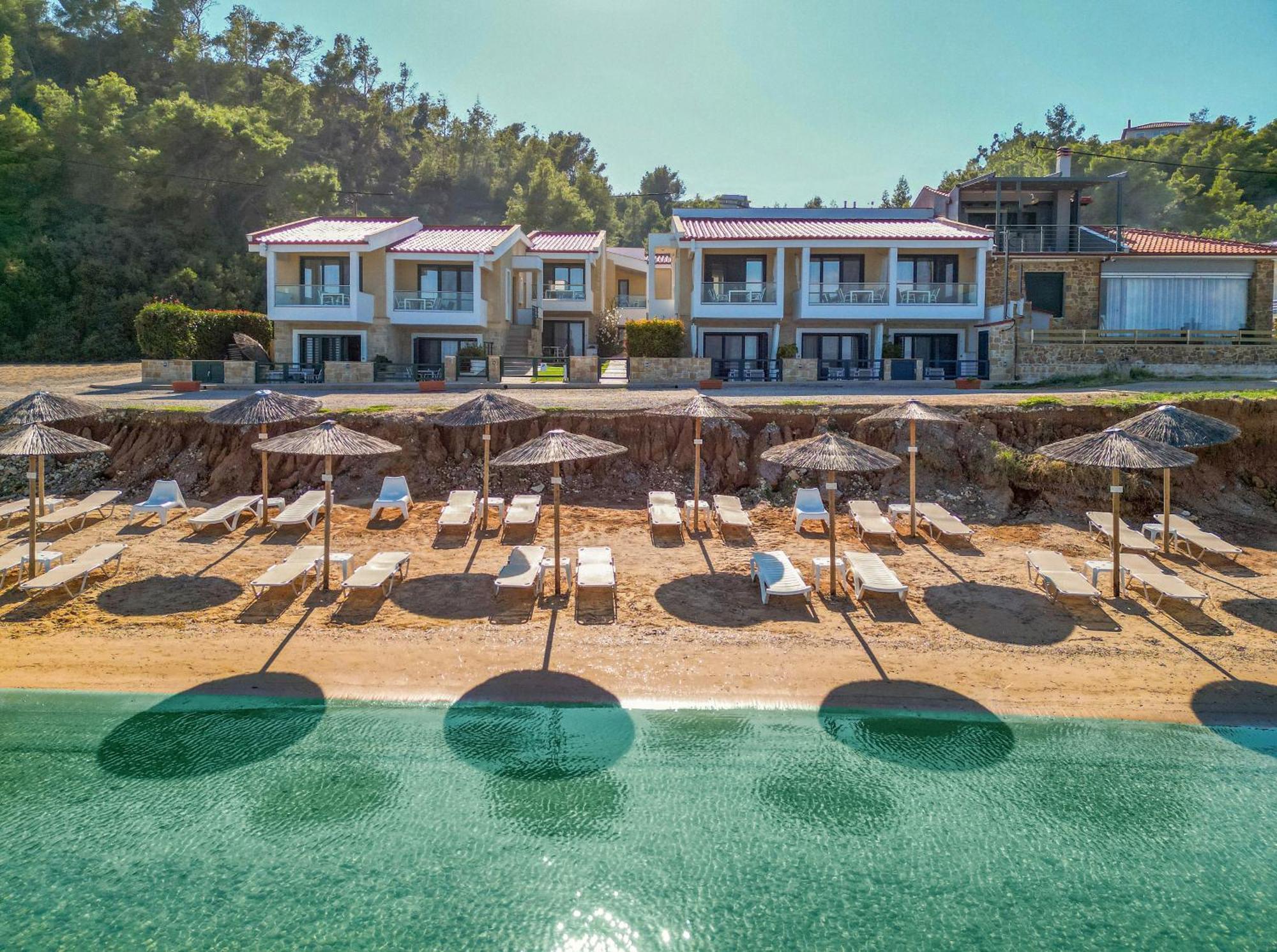 Elpiniki Luxury Apartments 네아 포티데아 외부 사진