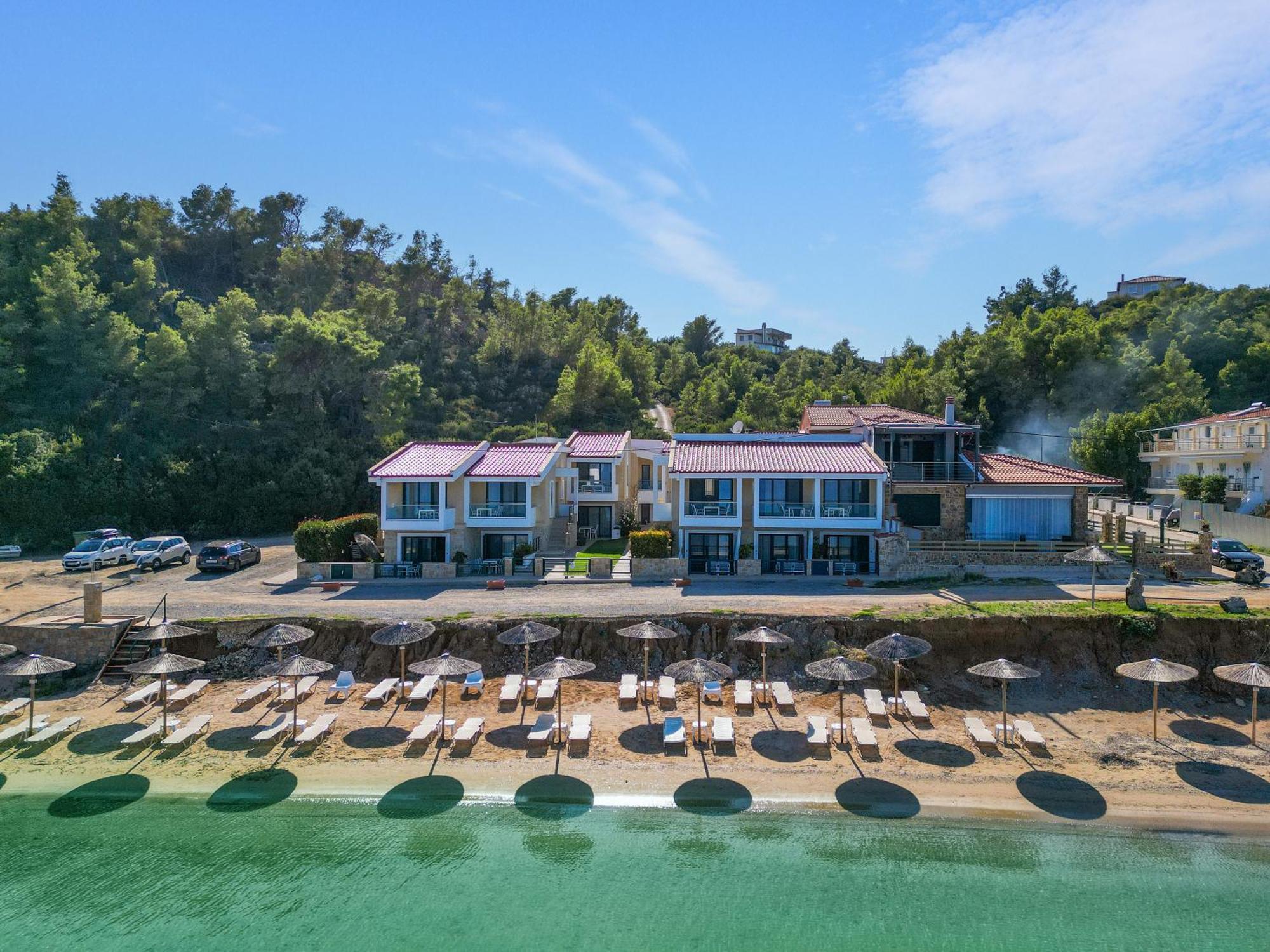 Elpiniki Luxury Apartments 네아 포티데아 외부 사진